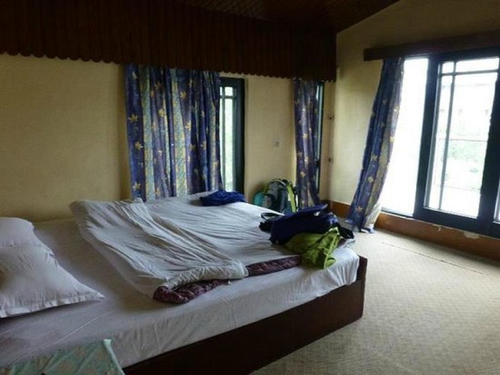 Jeelani Guest House Сринагар Номер фото